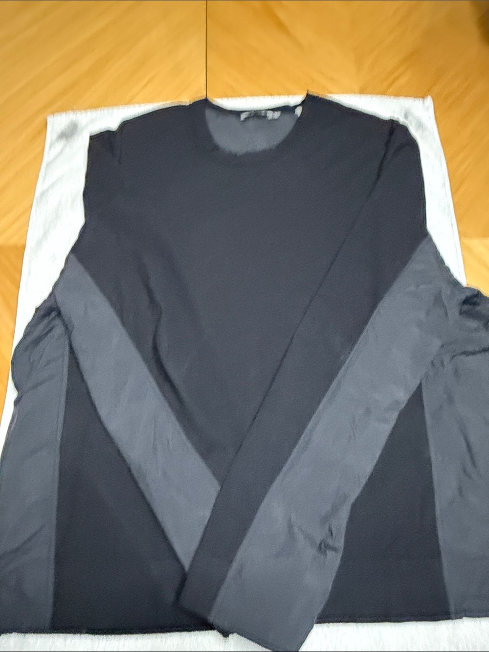 Men's Vince Black Long-Sleeve Crewneck Shirt with Gray Sleeve Panels